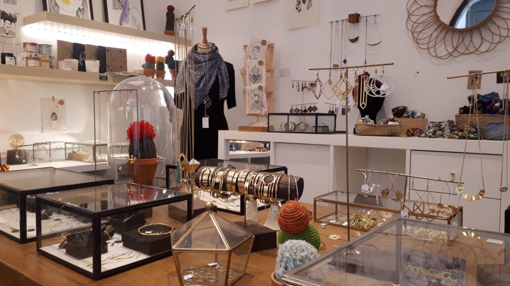 lyon-click-and-collect-cadeaux-artisanat-createurs-boutique-boucles-oreilles-collier