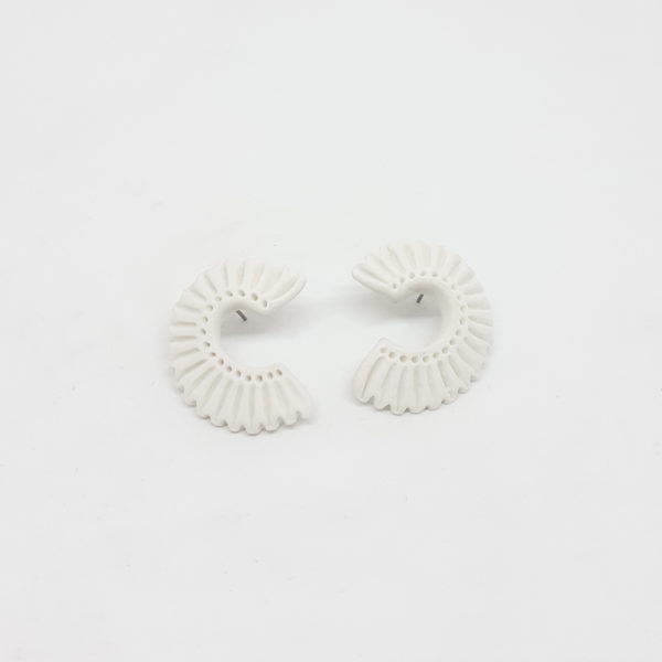 alchimies-lyon-click-and-collect-cadeaux-noel-artisanat-createurs-boutique-bijoux-bouclesoreilles-porcelaine-bertille-derail