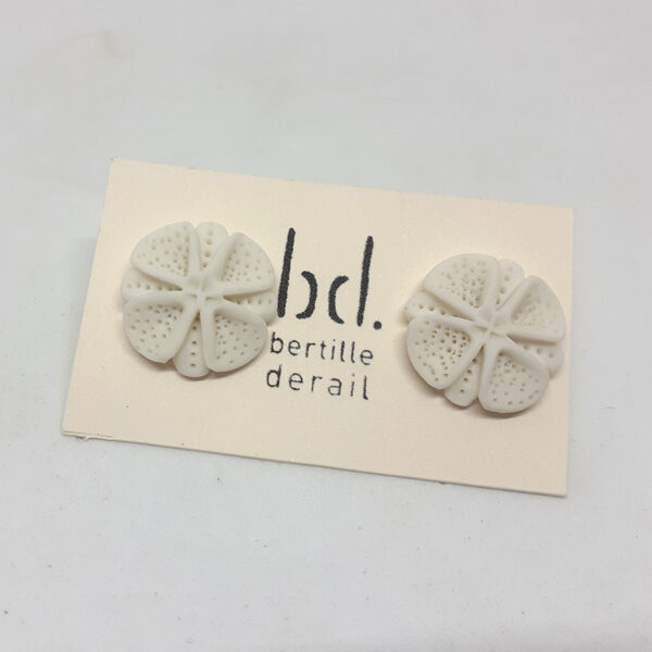 alchimies-lyon-click-and-collect-cadeaux-noel-artisanat-createurs-boutique-bijoux-bouclesoreilles-porcelaine-bertille-derail