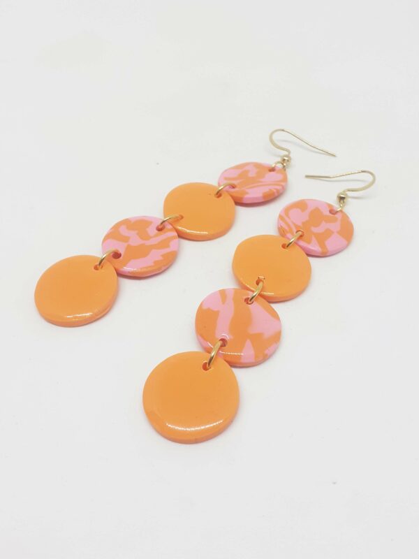 alchimies-lyon-click-and-collect-cadeaux-noel-artisanat-createurs-boutique-boucles-oreilles-creoles-polymelau-argile-polymere-couleurs-pop