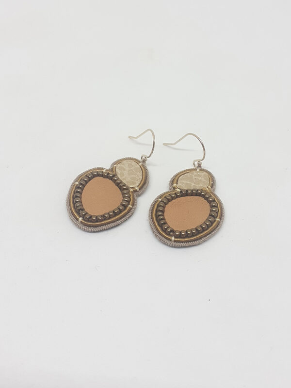 alchimies lyon click and collect cadeaux noel artisanat createurs boutique boucles oreilles creoles barrettes pinces cheveux cuir broderie art capsule doree